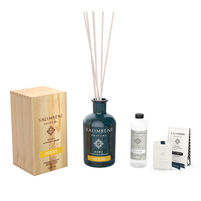 Diffusore a Bastoncini 1000 ml A SCELTA + Ricarica da 250ml della stessa fragranza del Diffusore + Tessere Profumate per il Guardaroba (3pz)